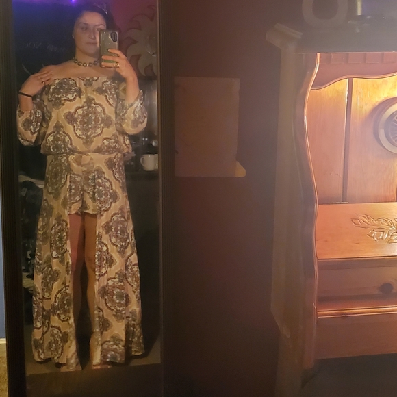 2 piece off the shoulder dress w/shorts combo - Picture 3 of 4